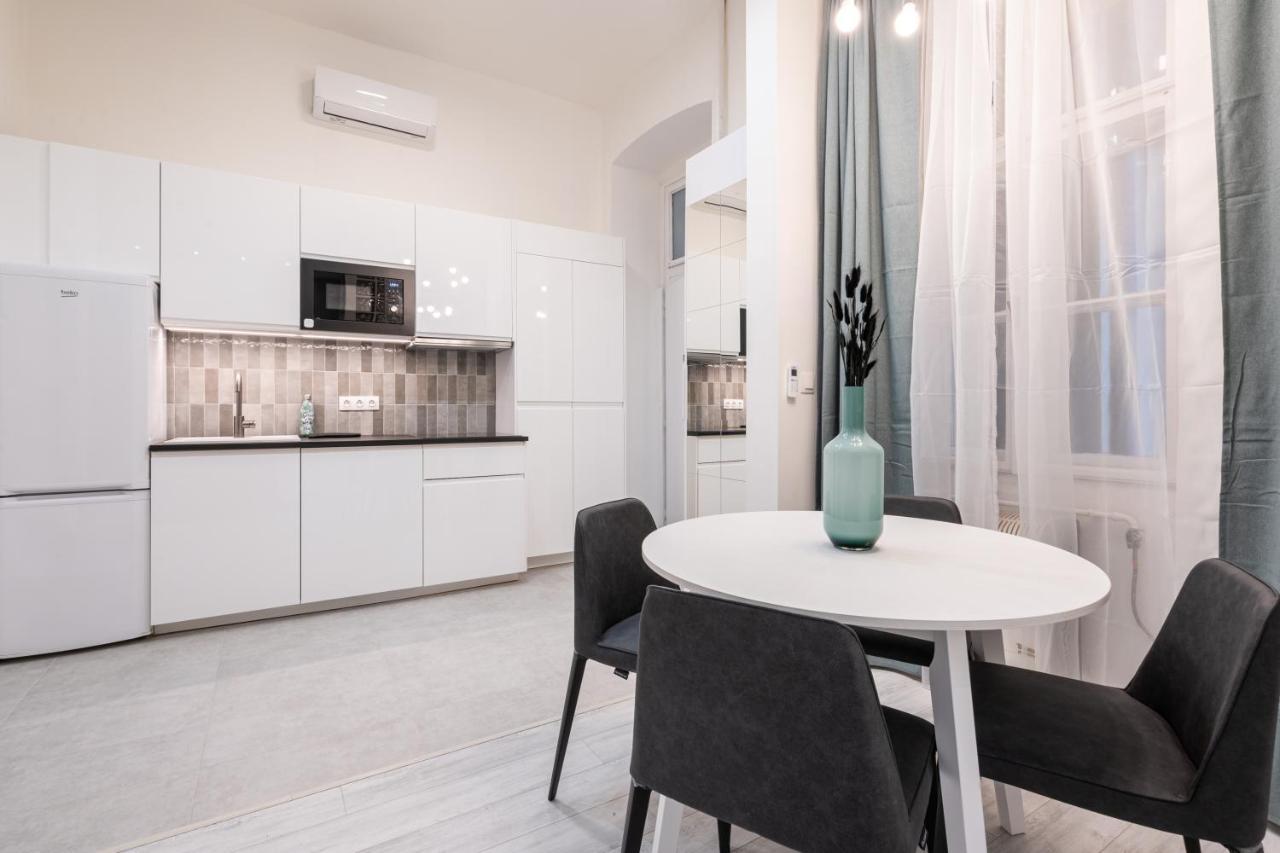 Kl31 - Urban Escape - Prime Location - Klauzal Square By Bqa Διαμέρισμα Βουδαπέστη Εξωτερικό φωτογραφία