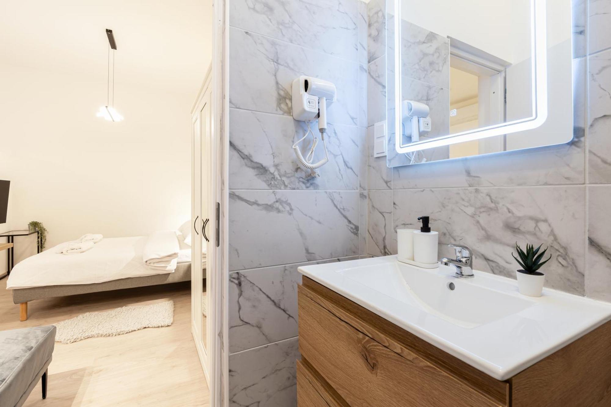 Kl31 - Urban Escape - Prime Location - Klauzal Square By Bqa Διαμέρισμα Βουδαπέστη Εξωτερικό φωτογραφία